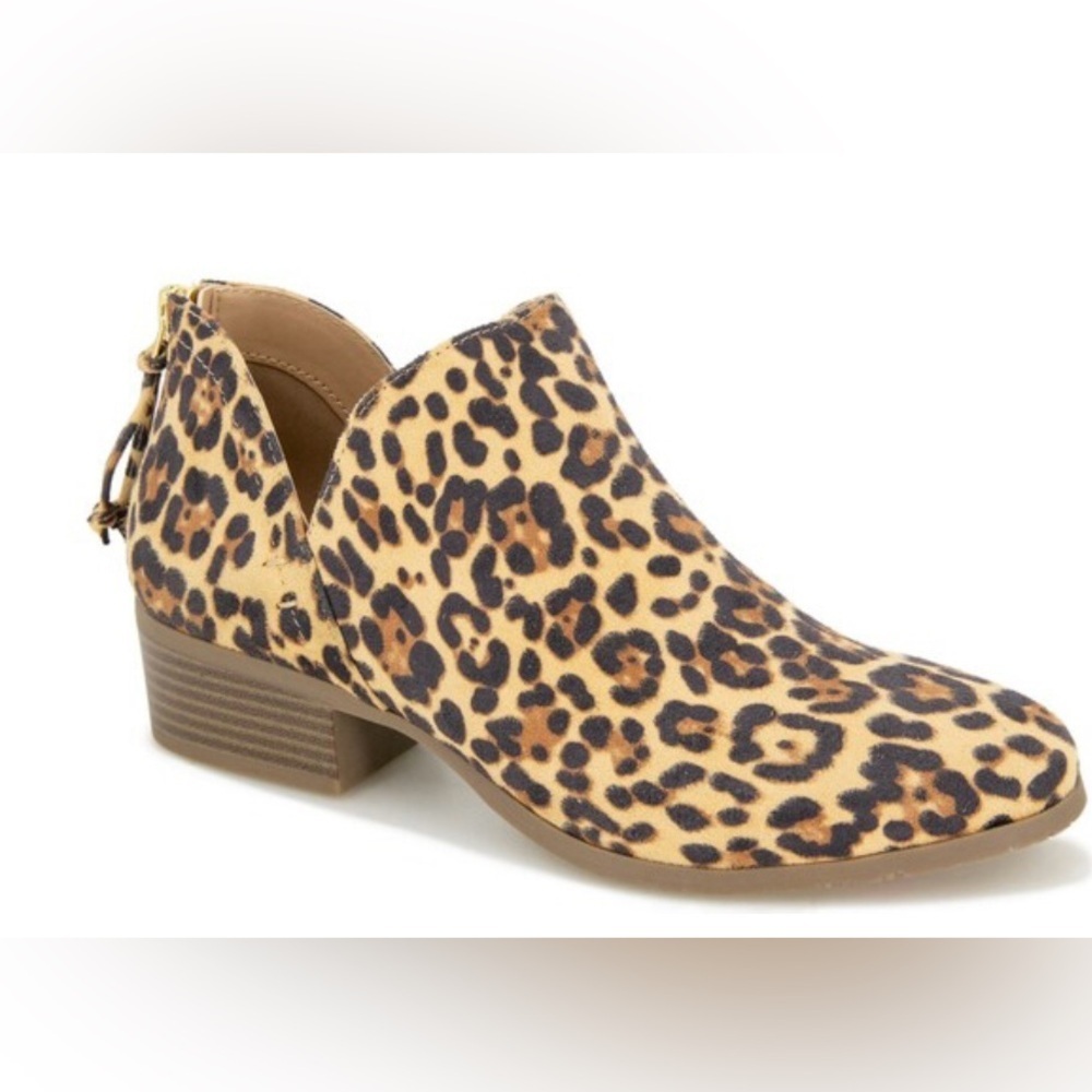 Kenneth Cole Reaction Side Skip Suede Ankle Boot in Leopard Size 7.5 New